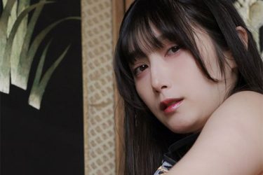 村雨芙美、畳上の大胆美ヒップ