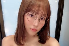 仲根なのか「メガネ×超特大バスト」の合わせ技