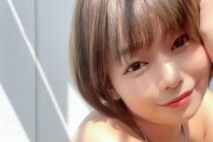 和地つかさ、階段で光輝く美ボディ