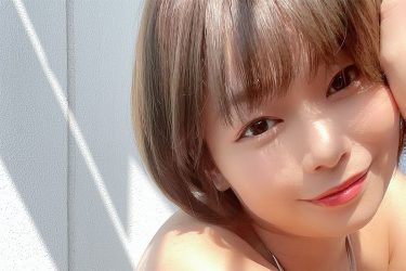 和地つかさ、階段で光輝く美ボディ