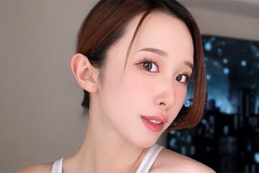 ばんぴ先生、むぎゅっと競泳ビキニ