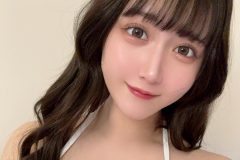 もものすけ、最強白ビキニボディ