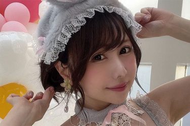 吉田早希、ポップなぴょんぴょんウサギ