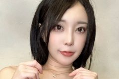 まいてぃ、破壊力マシマシ…脱ぎかけショット