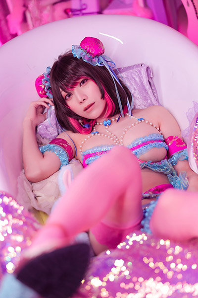 宮本彩希、キュートかつ露出度満点の「ほぼヒモ」衣装の画像2