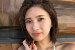 三田悠貴、純白グラマラスボディ