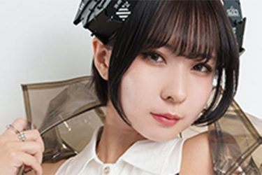 鳴上なごね、ほぼ紐衣装で美ボディ大開放