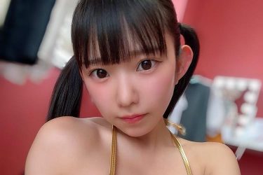 長澤茉里奈、あどけない顔とゴールドビキニのギャップ