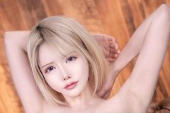 こおりちゃん、水着からはみ出す超重量級バスト