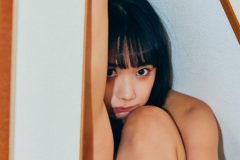 相沢菜々子、衝撃の「みてるよ」ショット