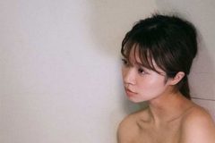 菜乃花、グラマラスな曲線美