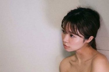 菜乃花、グラマラスな曲線美