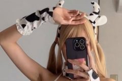 ばんぴ先生、モウモウビキニ自撮り