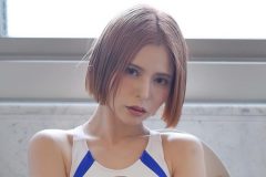 紅羽祐美、衝撃の「おトイレグラビア」