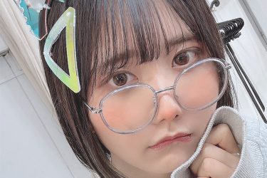 かれしちゃん、メガネ姿のサイバーネコ