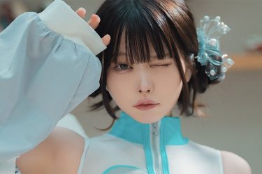 及街まの、キュートに極上太もも