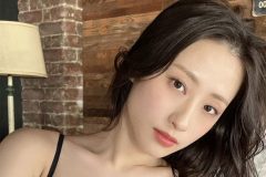 澄田綾乃、強めの黒ランジェリー誘惑