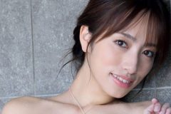 高梨瑞樹、大胆ヌーディ美ボディ