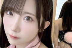 大河もも、鏡越しの桃ヒップ