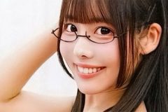 風愛ことり、逆メガネ×マイクロビキニ