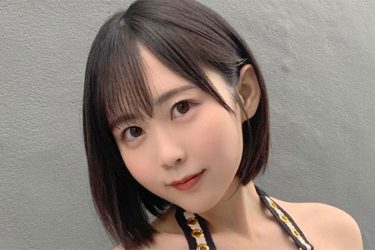 夜道雪、問いかけの美貌と美ボディ