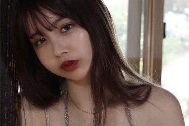 三島奈々、キラキラ妖艶美ボディ