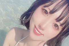 円谷みう、清々しい水中美ボディ