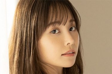 遠藤まめ、大好評の背面グラビア