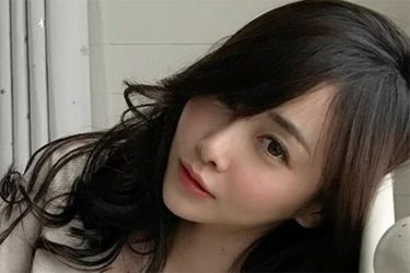 杉原杏璃、しっとり寝ころびの色香