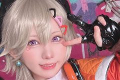 えなこ、キュートなぴぴーん！