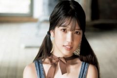 藤乃あおい、カジュアルで無防備な胸元