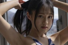 藤原ナミ、O字水着で圧巻美ボディ