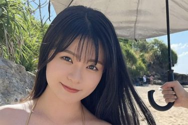 星名美津紀、海辺のキラキラボディ