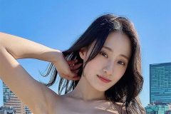 澄田綾乃、青空映えの極上美ボディ