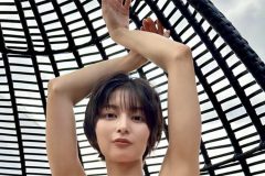 大島璃乃、黒ビキニのクール美女