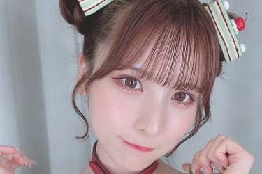 紗愛、肩紐引っ張り…あま～い誘惑