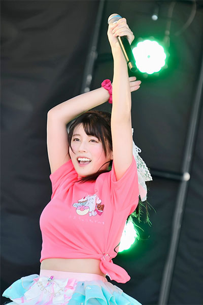 ちとせよしの、アイドルとグラドルの画像2