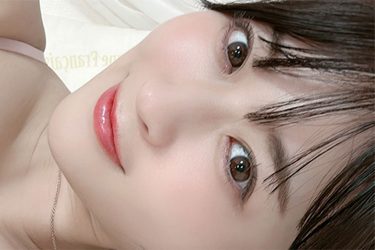メイリ、寝ころび圧巻たわわ