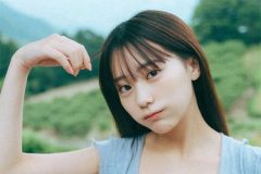 田中美久、ぷく顔と無防備な胸元