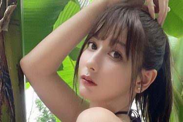 百合川サシャ、O字水着の煽情的丸み