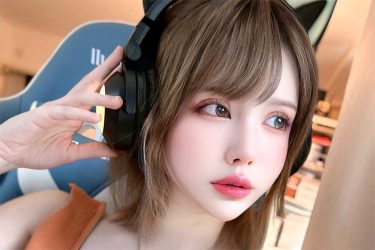 こおりちゃん、サイバーネコの艶谷間