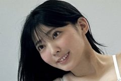 紫藤るい、ビジュ爆発寝ころびショット