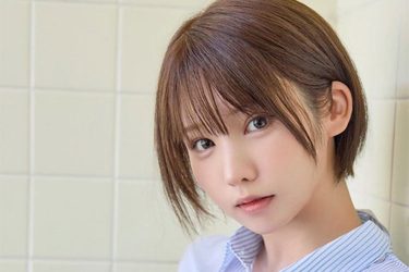 えなこ、悩ましの艶ボディ