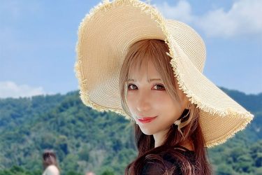 かえるちゃん、見返りギャルの冷やしグラ