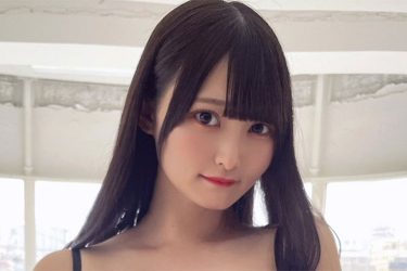 片岡未優、リボンを解きたくなるブラ
