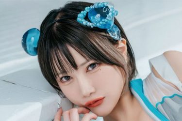 相良ましろ、ギリギリのチャック下げ