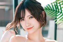 相良ましろ、さらり純白美女