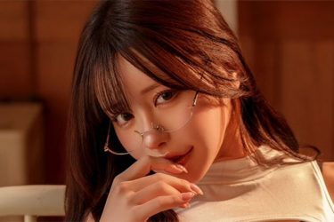 白田まい、メガネを外したら…