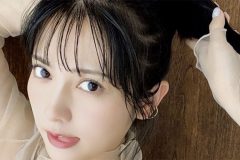 桃月なしこ、ペロ透け＆ポニテ