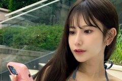 名取くるみとプールなう